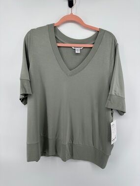 Athleta Performance Loungewear Unity Sage Green V-Neck Short Sleeve Top Sz2X